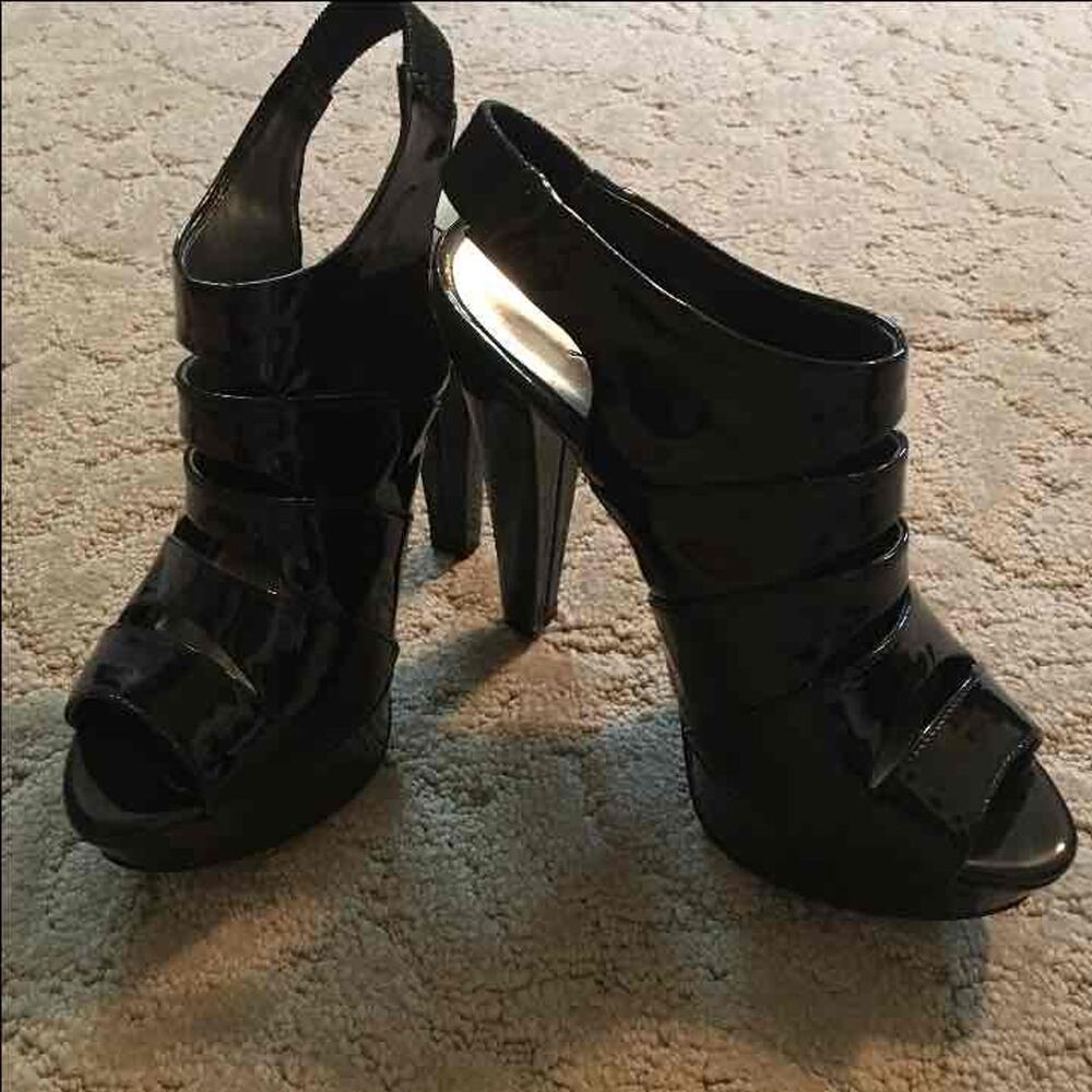 City Streets Pumps - Glossy Black